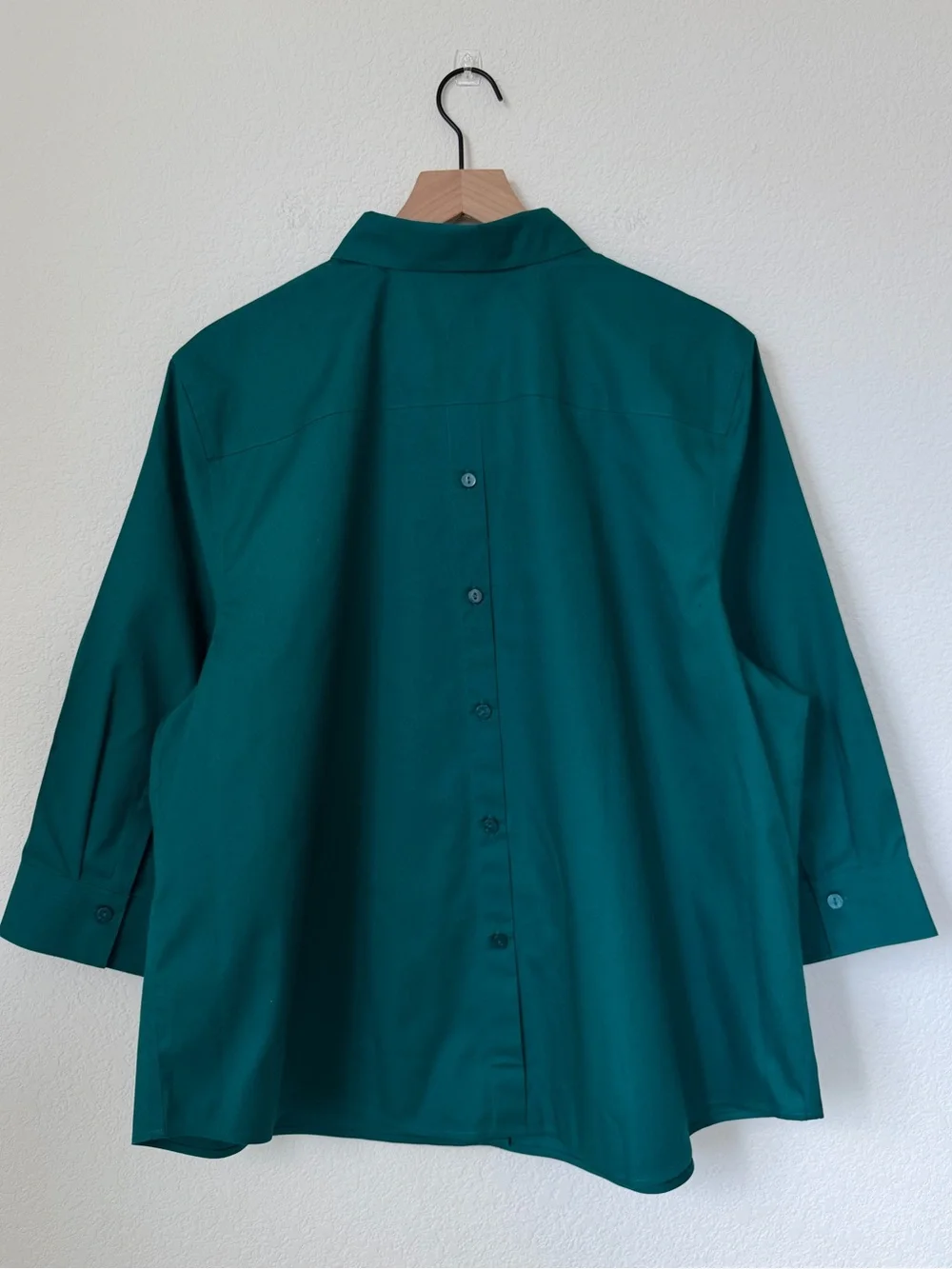 Chicos Emerald Green Button Up Shirt Button Back Women’s Size 4 New